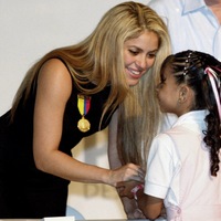 capt_8a0d8057ad024e86b7e7932a02f45e82_colombia_shakira_school_cofv109.jpg