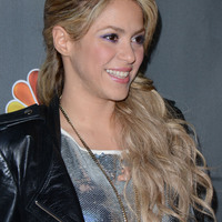 Shakira_NBC_Premiere_28629~0.jpg