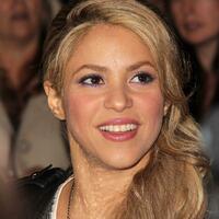 Shakira_TheVoiceSeason4RedCarpet_281429.jpg