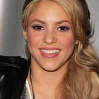 Shakira_TheVoiceSeason4RedCarpet_28429.jpg