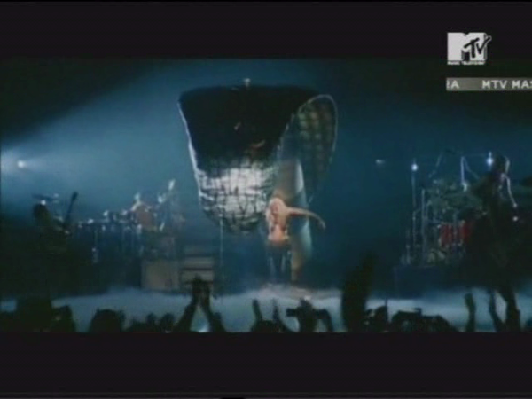 MTVMasters_www_shakira-online_fr_00116.png