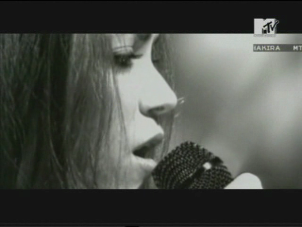 MTVMasters_www_shakira-online_fr_00187.png