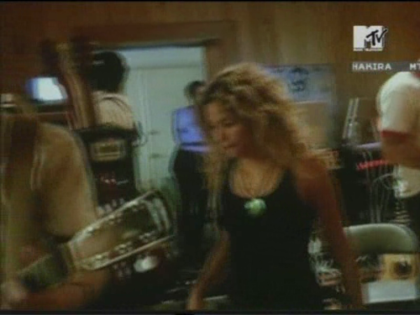 MTVMasters_www_shakira-online_fr_00348.png