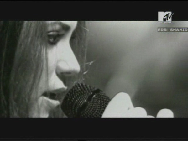 MTVMasters_www_shakira-online_fr_00382.png