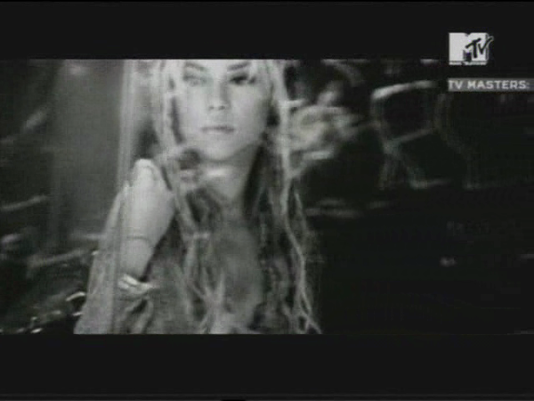 MTVMasters_www_shakira-online_fr_00385.png