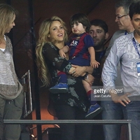 476153810-shakira-holds-her-son-milan-pique-mebarak-gettyimages.jpg