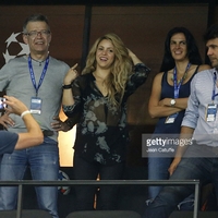 476211958-shakira-and-gerard-piques-father-joan-pique-gettyimages.jpg