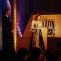 Shakira_-_Billboard_Latin_Music_1999_-_5.jpg