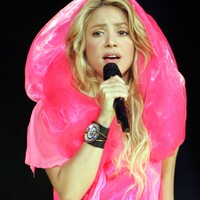 Shakira-performs.jpg