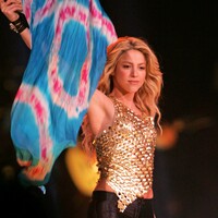 Shakira-performs5.jpg