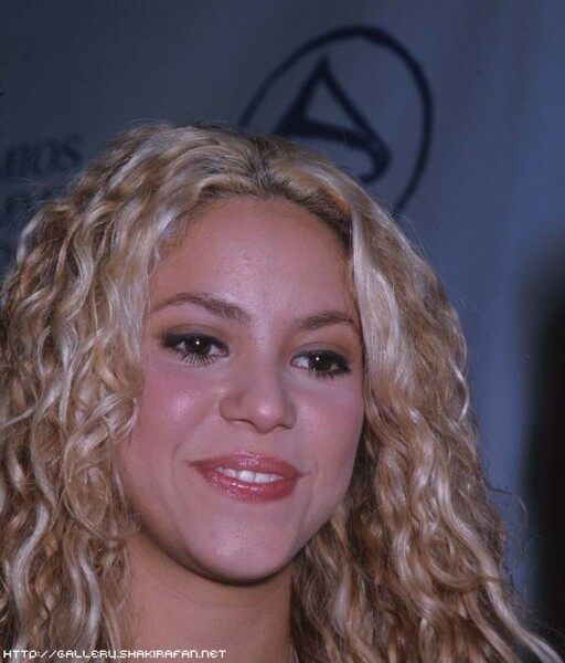 SHAKIRA2C743.jpg