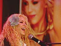 shakira0619b.jpg