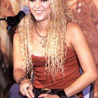 Shakira_-_Puerto_Rico_2001_-_6.jpg