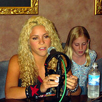 shakira13.jpg