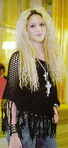 shakira9dgh9q34.jpg