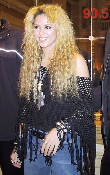 shakira2~1.jpg