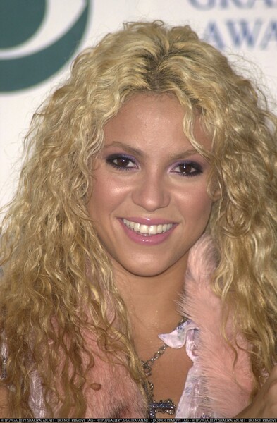 jpi_SHAKIRA_9_18_02_12.JPG