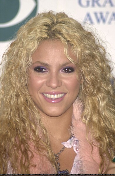 jpi_SHAKIRA_9_18_02_13.JPG