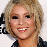 Shakira052302-J228.jpg