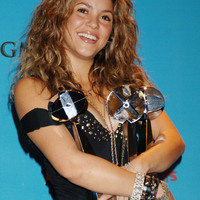 Shakira120605-J0520.jpg