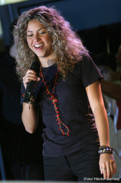 SHAKIRA_PR_HB03.JPG