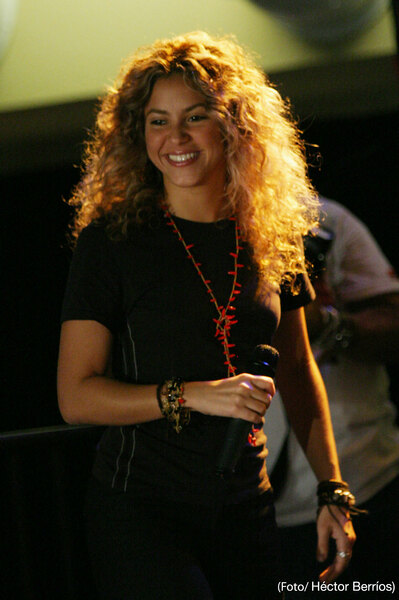 SHAKIRA_PR_HB04.JPG