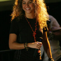 SHAKIRA_PR_HB04.JPG