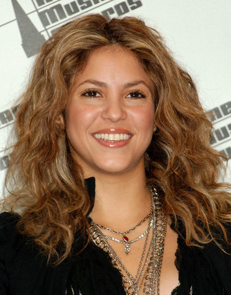 Shakira112205-G188.jpg