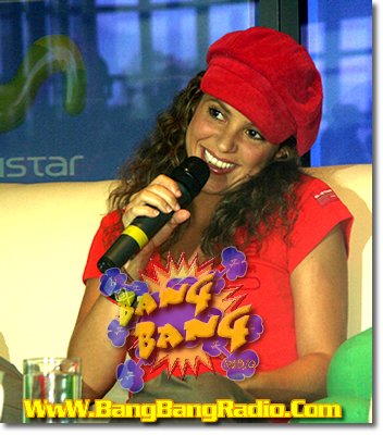 Shakira_BangBangRadioCom_07interior2006.jpg