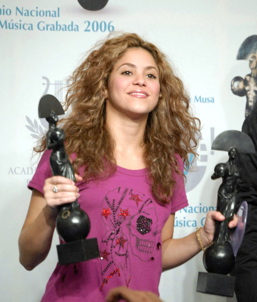 shakira_061005_02.jpg