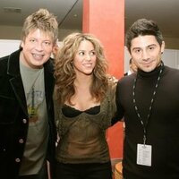 normal_shakira.jpg