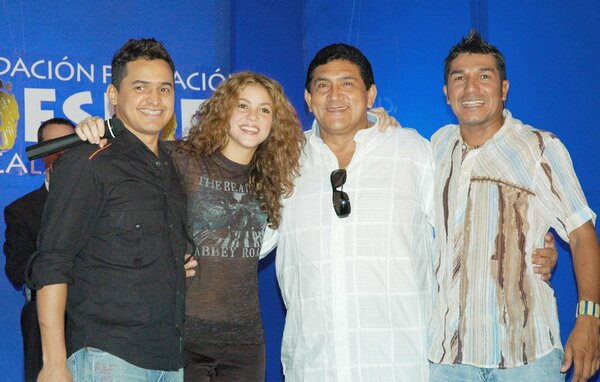 100_Shakira_161106_2.jpg