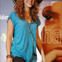 SHAKIRA032306_002.JPG