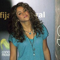 shakira_060323_14.jpg