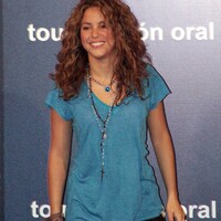 shakira_060323_17.jpg