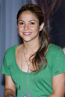 R0122-Shakira_AM256505.jpg