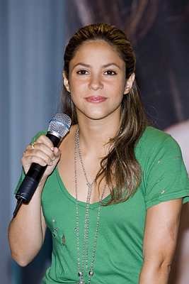 R0122-Shakira_AM256506.jpg