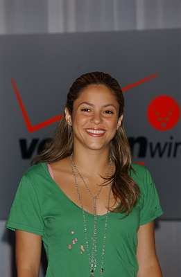 SS013-Shakira111_428_PI_SS.jpg