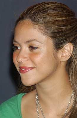 SS013-Shakira120_428_PI_SS.jpg