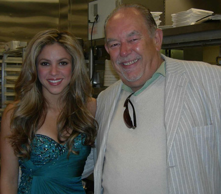 shakira_and_robin_leach.jpg