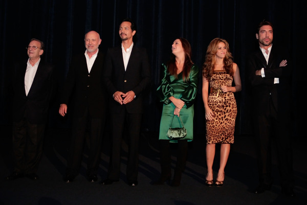 87547_Celebutopia-Shakira-screening_of_Love_In_The_Time_Of_Cholera-38_122_475lo.jpg