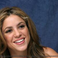 shakira_071110_08.jpg