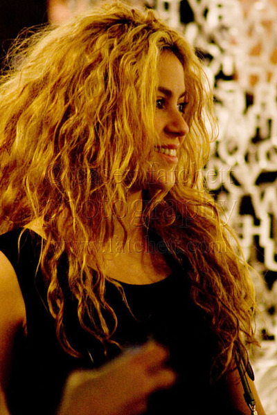 shakira-02.jpg