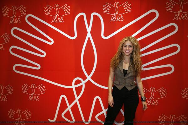 3133066194-colombian-singer-shakira-poses-picture-interview-promote-concert-mexico-city.jpg