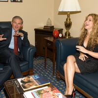 90149_Celebutopia-Shakira_meets_Sen__Robert_Menendez_in_his_office_in_Washington-03_122_556lo.jpg