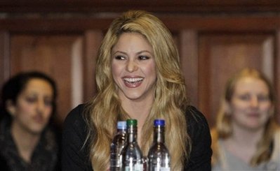 capt_b1b6483e39dd483f9601a754e5304289_britain_shakira_llp104.jpg