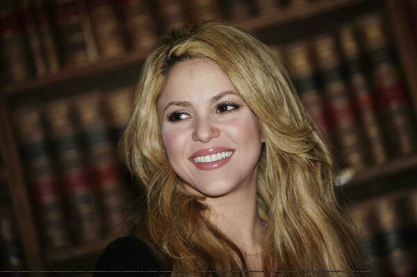 capt_40a030c1680345ae98ece178a5c25892_britain_shakira_llp110.jpg