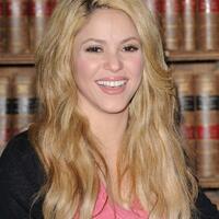 shakira_oxford_08_wenn2684089.jpg