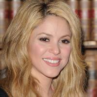 shakira_oxford_09_wenn2684080.jpg