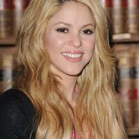 shakira_oxford_10_wenn2684088.jpg